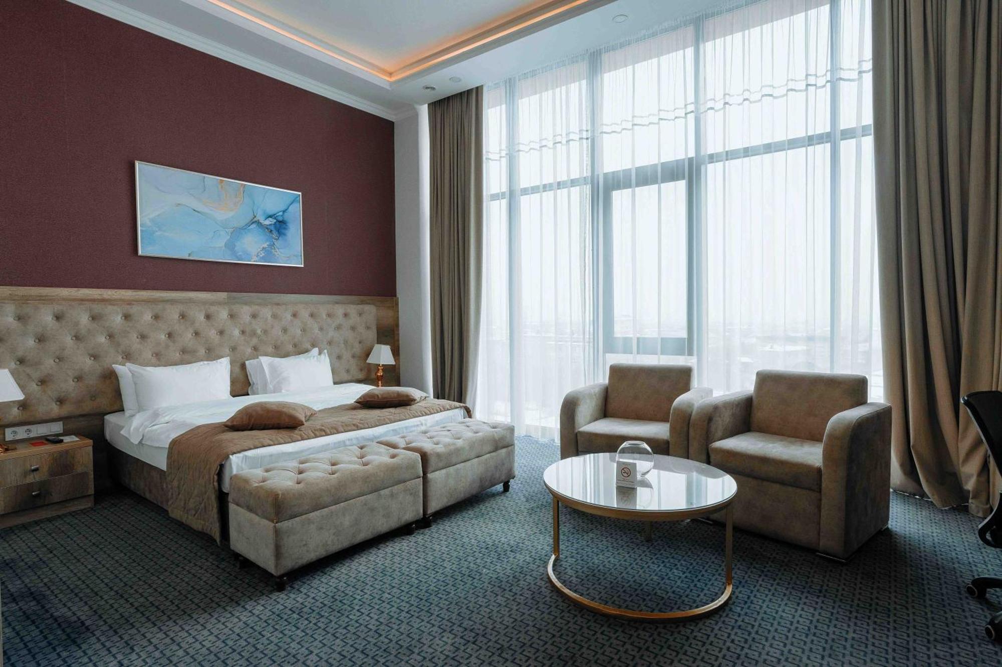 Ramada By Wyndham Shymkent Hotel ภายนอก รูปภาพ