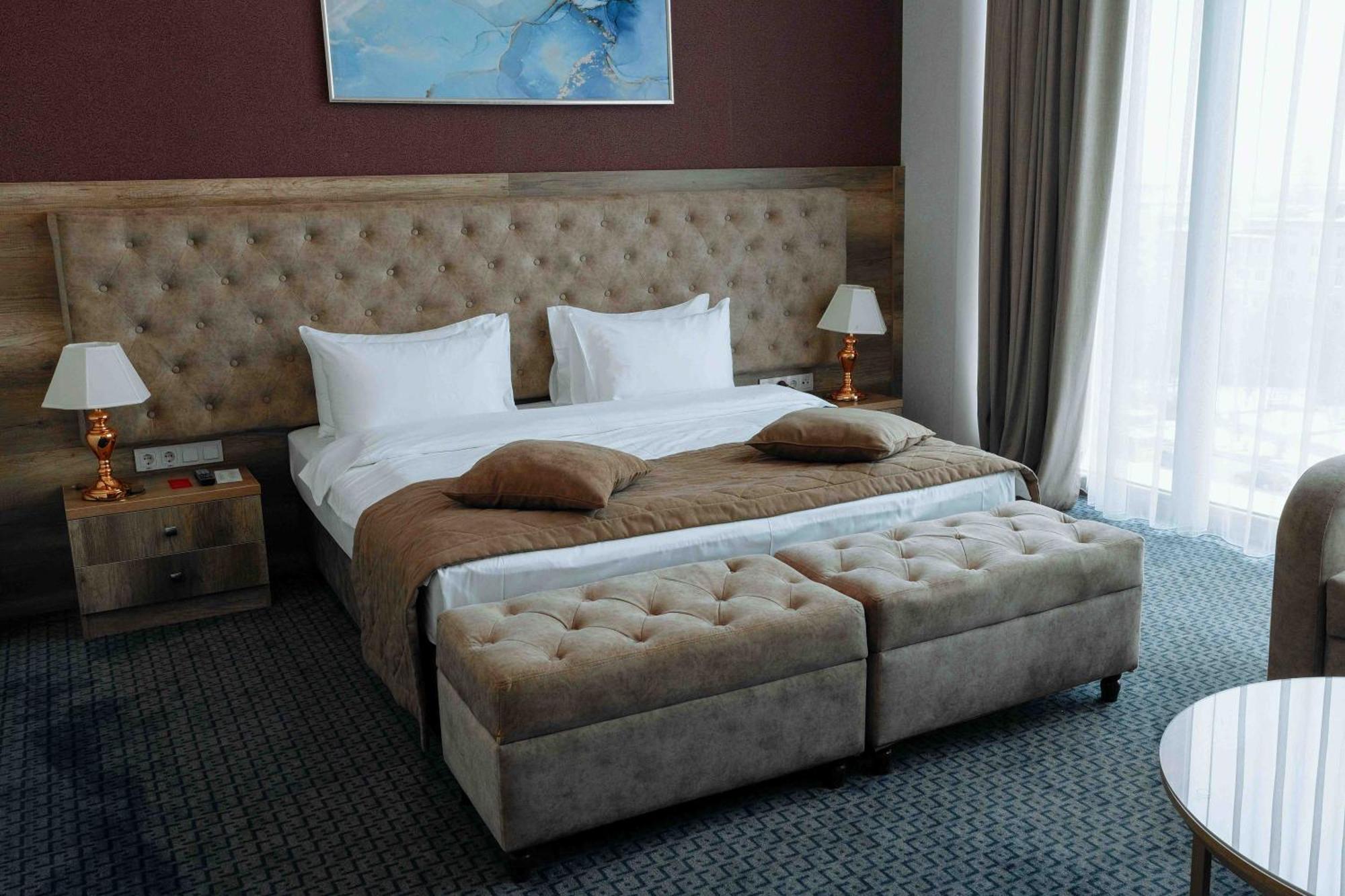 Ramada By Wyndham Shymkent Hotel ภายนอก รูปภาพ