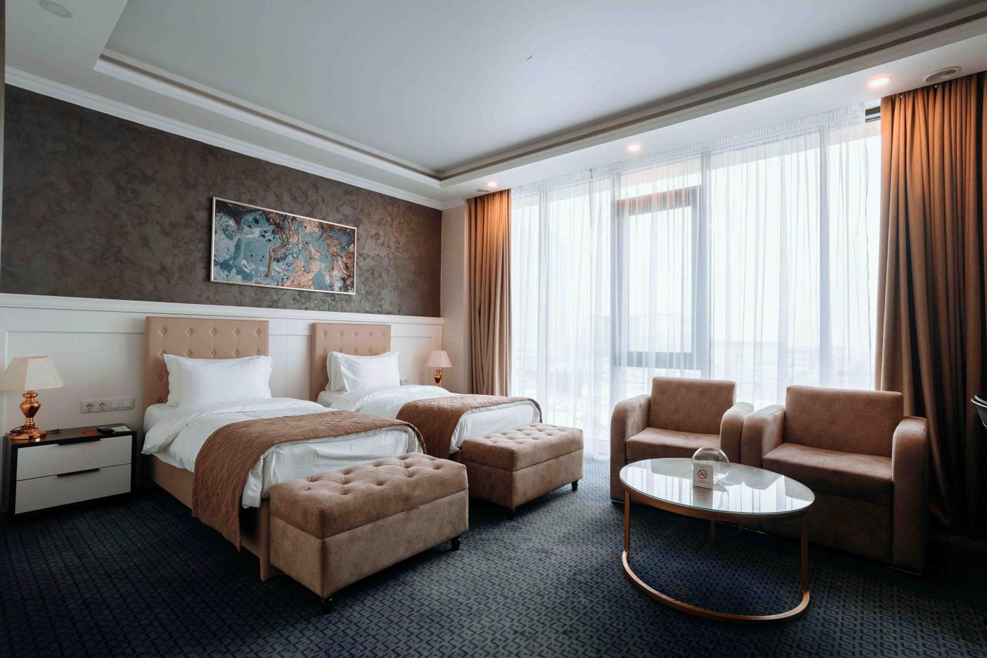 Ramada By Wyndham Shymkent Hotel ภายนอก รูปภาพ