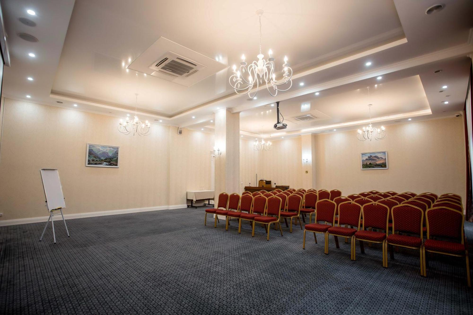 Ramada By Wyndham Shymkent Hotel ภายนอก รูปภาพ