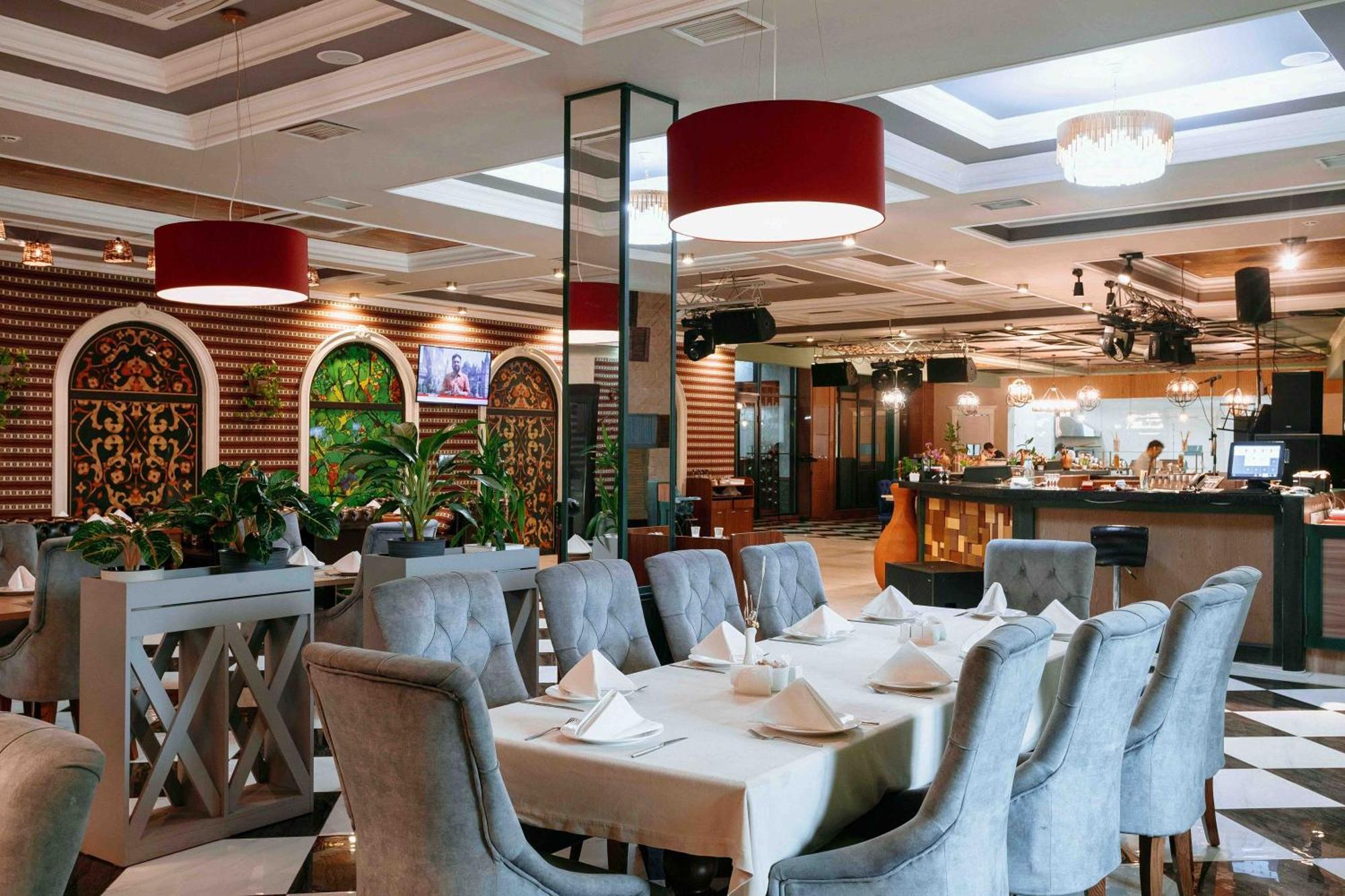 Ramada By Wyndham Shymkent Hotel ภายนอก รูปภาพ