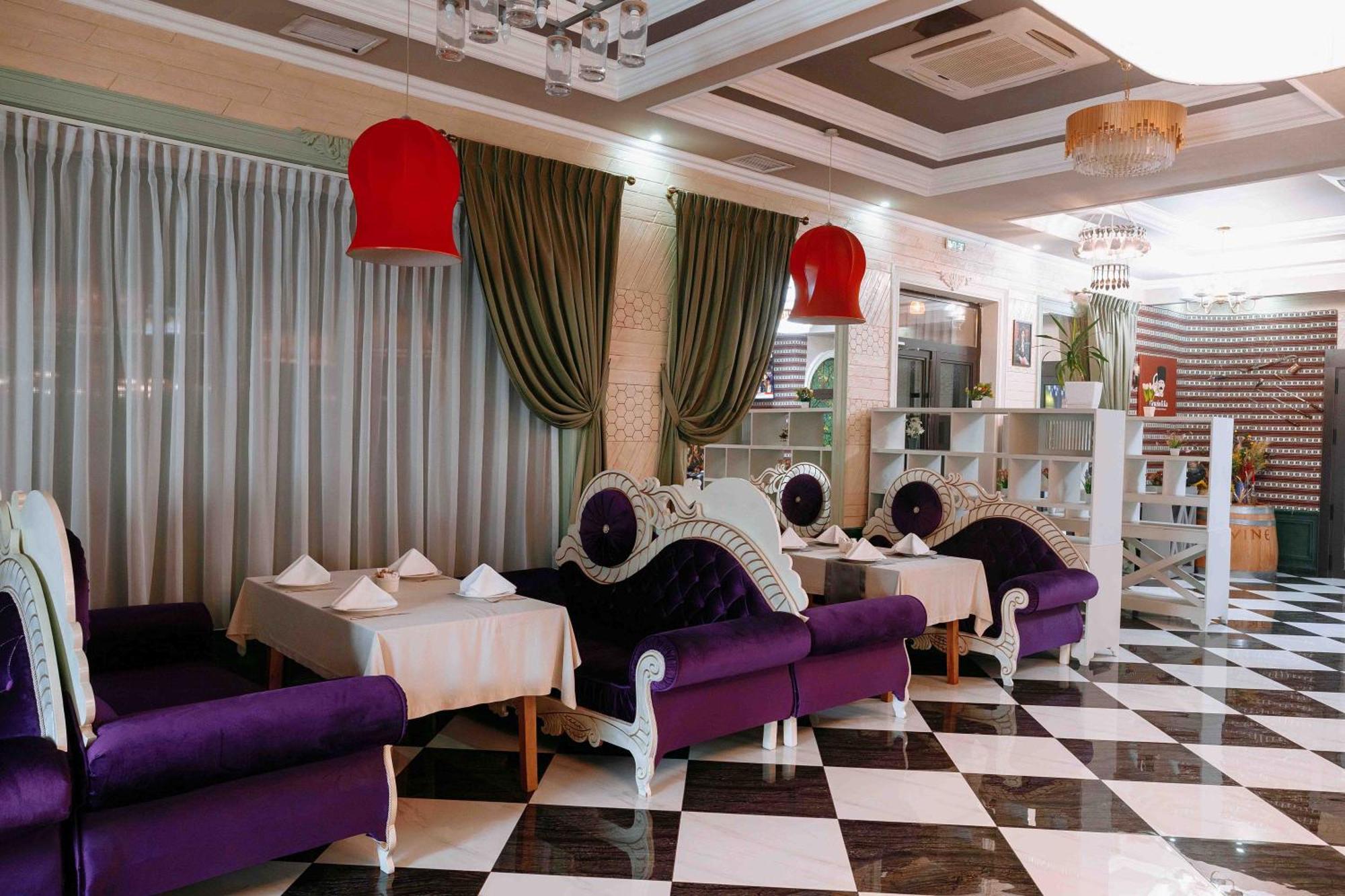 Ramada By Wyndham Shymkent Hotel ภายนอก รูปภาพ