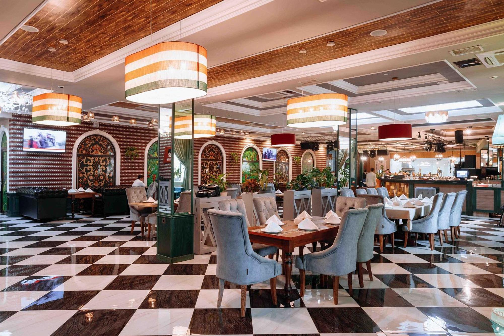 Ramada By Wyndham Shymkent Hotel ภายนอก รูปภาพ