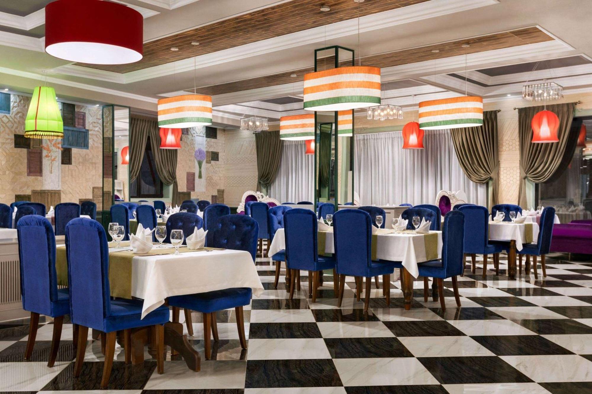 Ramada By Wyndham Shymkent Hotel ภายนอก รูปภาพ