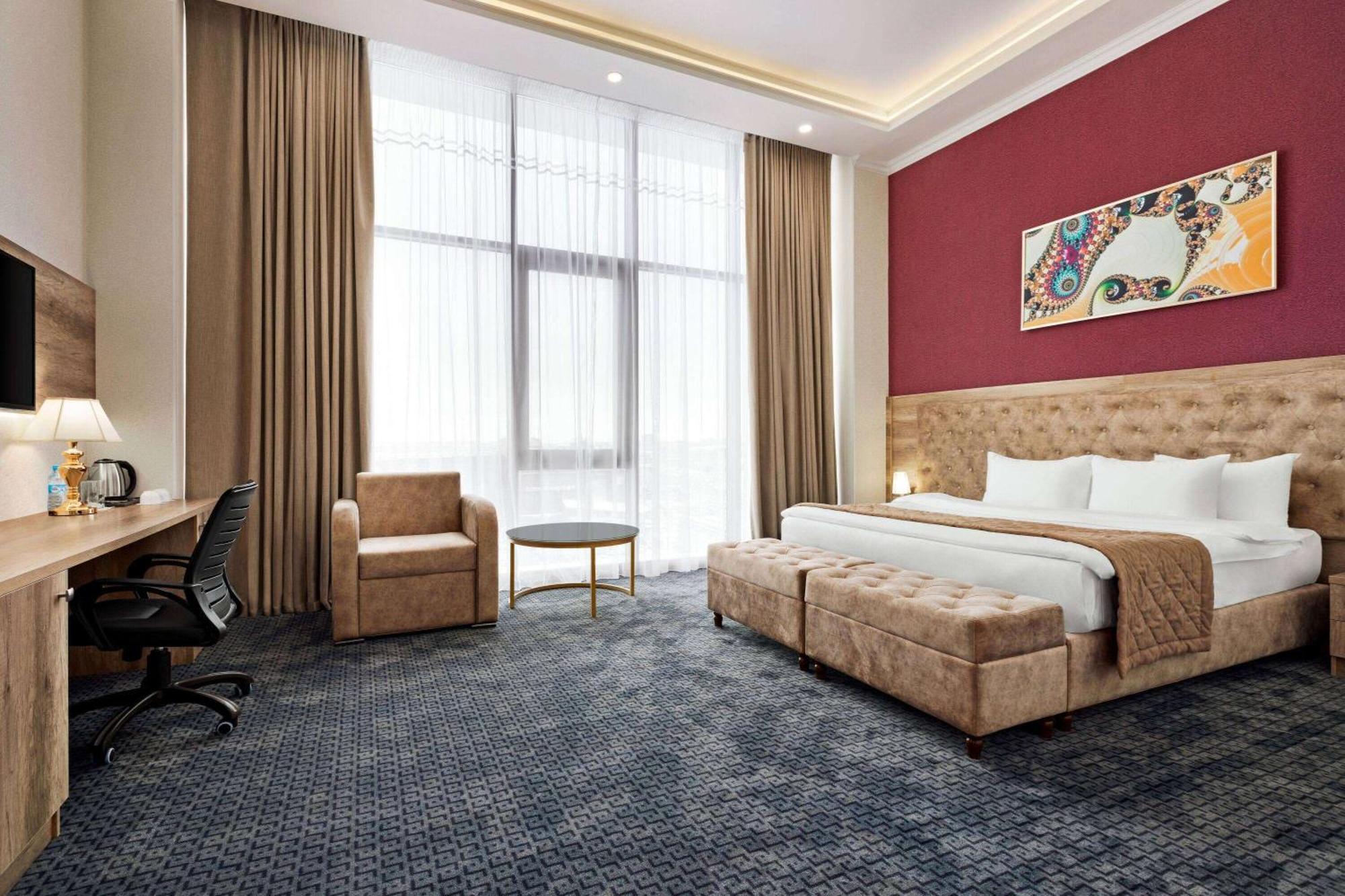 Ramada By Wyndham Shymkent Hotel ภายนอก รูปภาพ