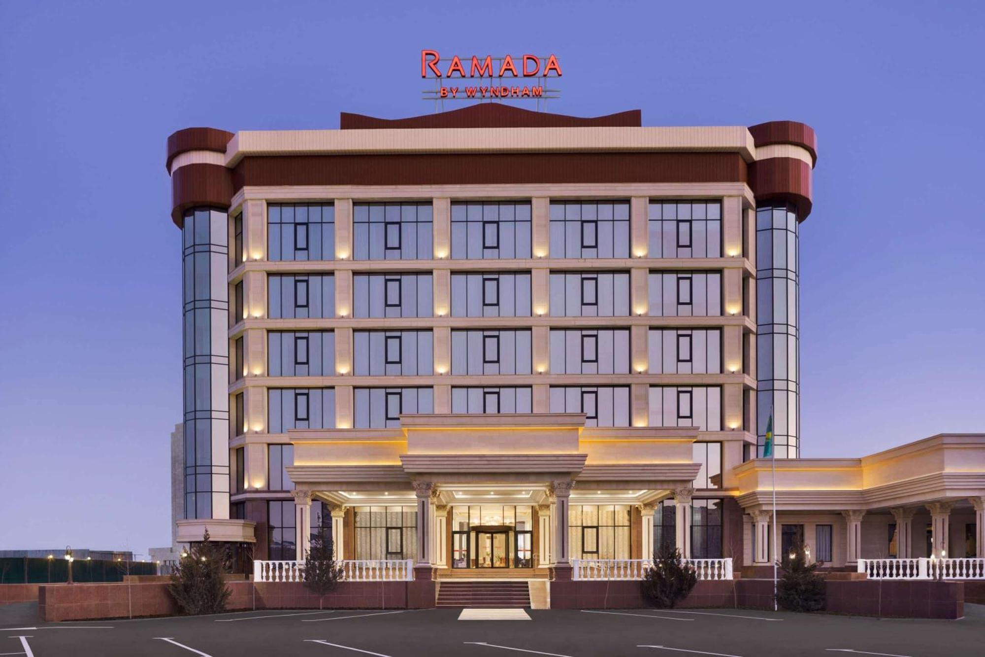 Ramada By Wyndham Shymkent Hotel ภายนอก รูปภาพ