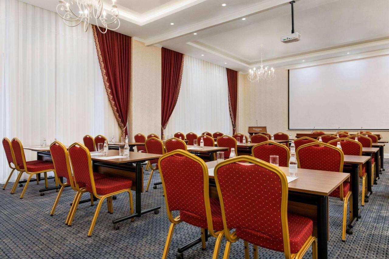 Ramada By Wyndham Shymkent Hotel ภายนอก รูปภาพ